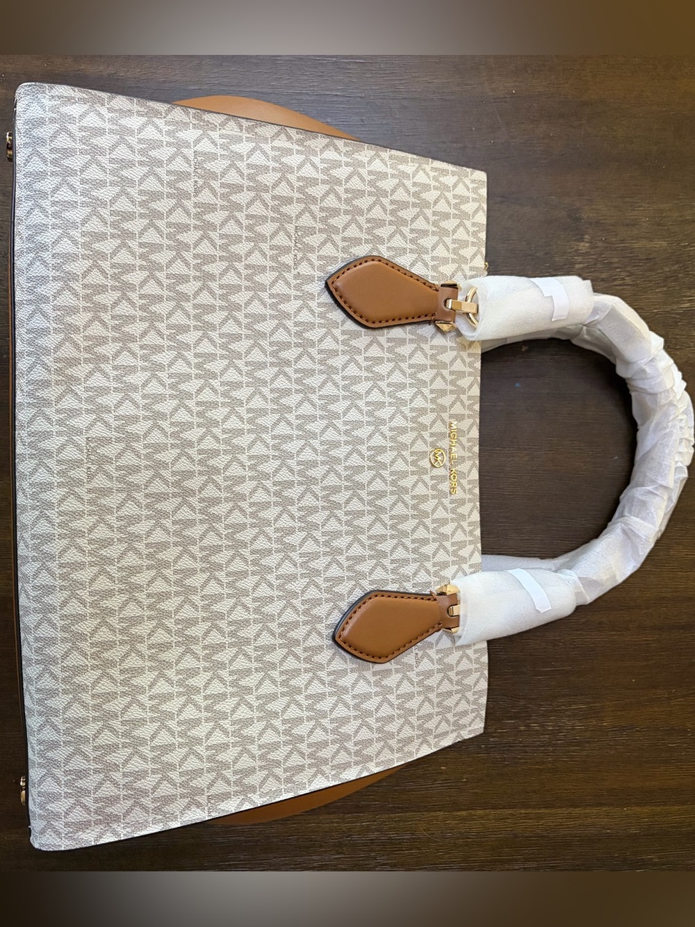 New With Tags Michael Kors Vanilla/Acorn Large Satchel with Gold Hardware
